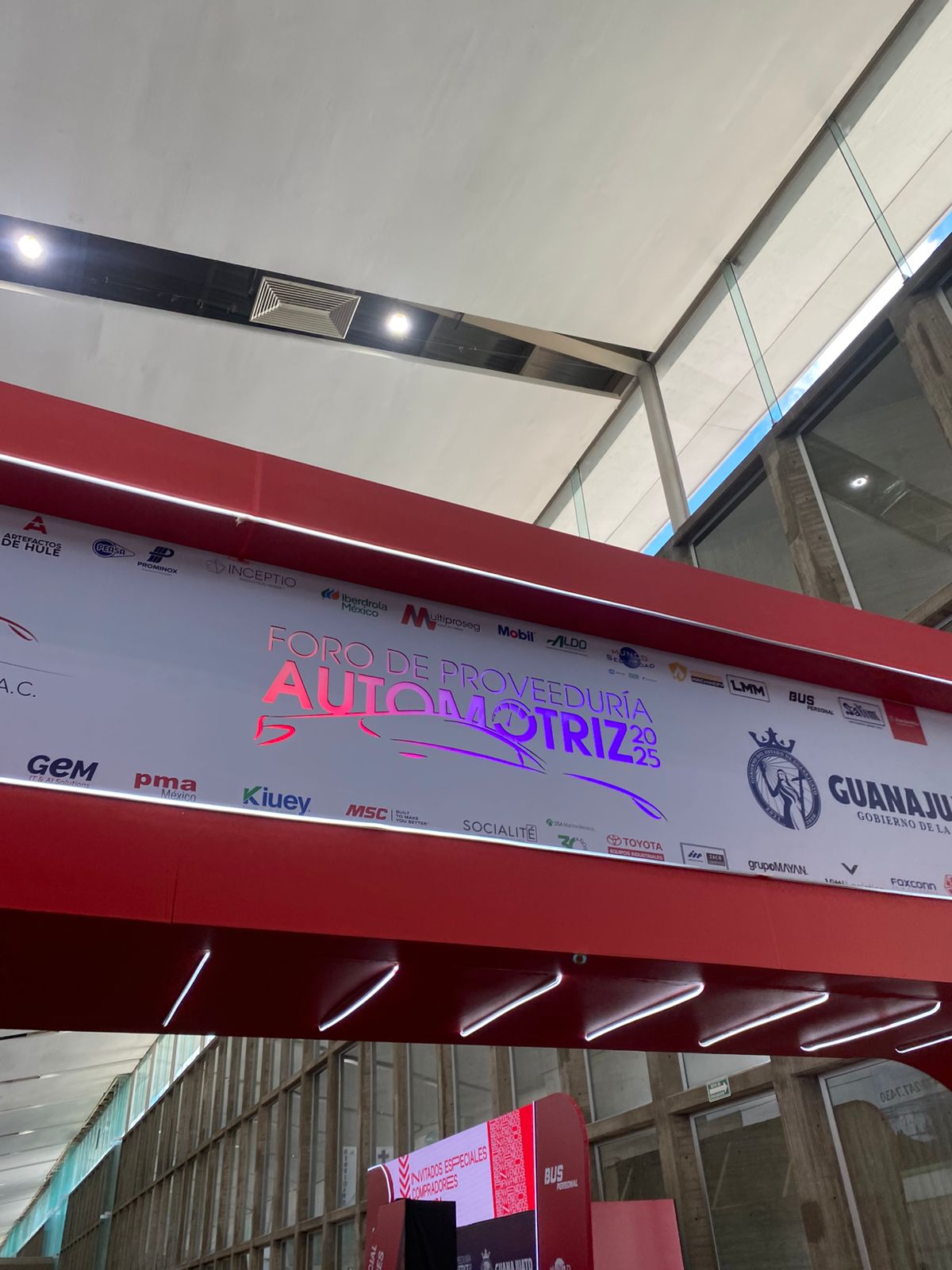 VISITA AL FORO AUTOMOTRIZ 2025